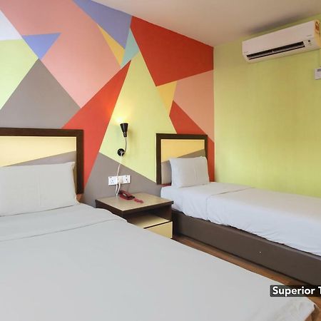 Hotel Weilia Malacca Exterior photo